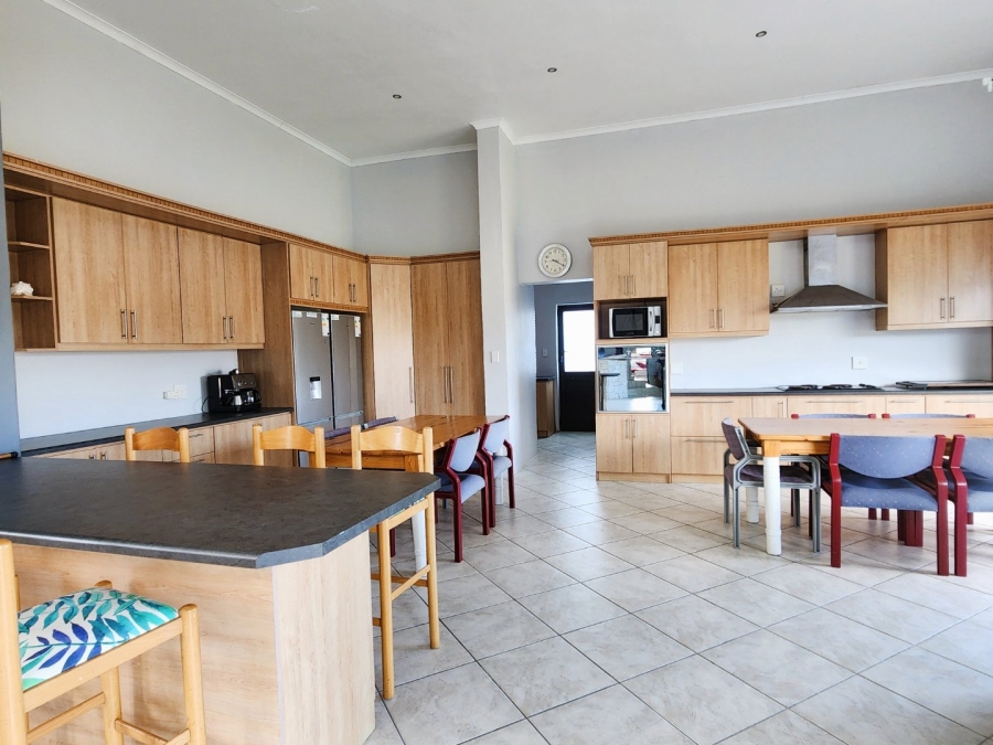 6 Bedroom Property for Sale in Kleinbaai Western Cape